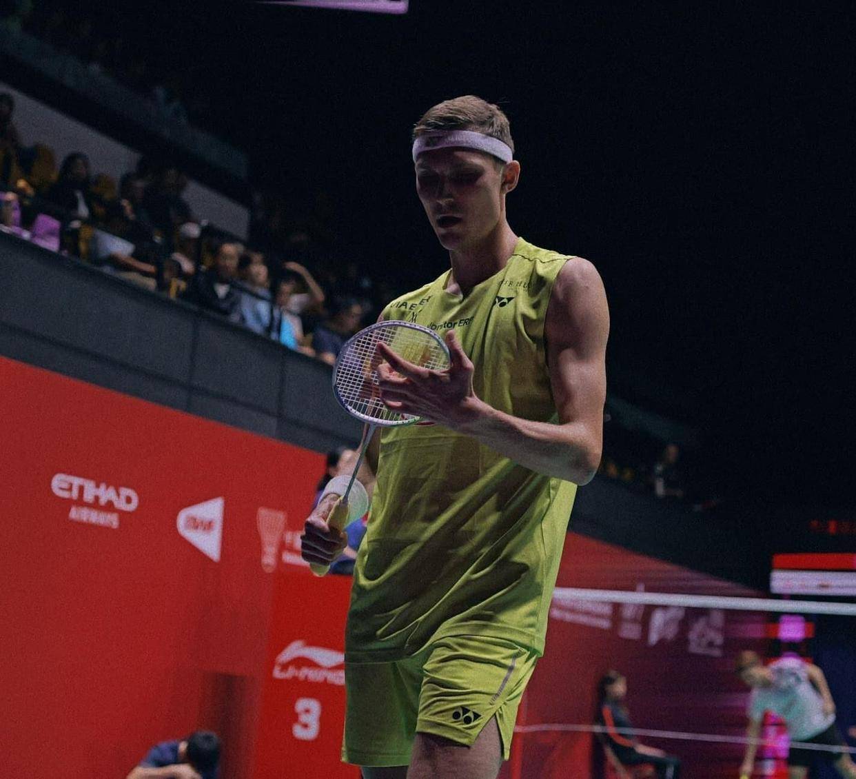 黑白直播体育-关于印尼羽毛球队鏖战英格兰羽毛球队,安赛龙统治全场的信息