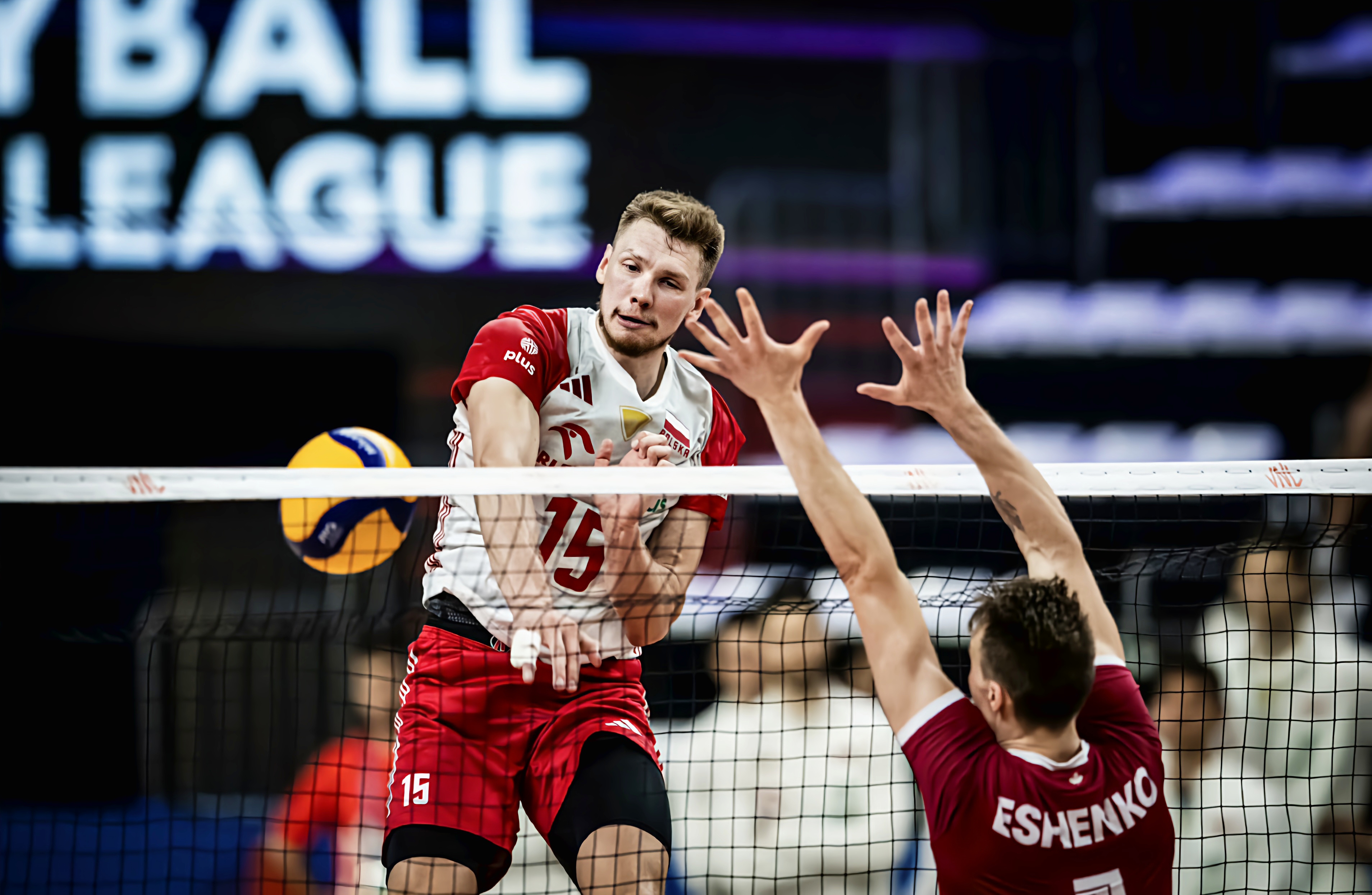 波兰绝杀利物浦,卡塞米罗点燃赛场 波兰绝杀利物浦,卡塞米罗点燃赛场