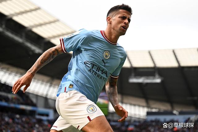 曼城球员展现出色实力,赢得球迷心! 曼城球员展现出色实力,赢得球迷心!