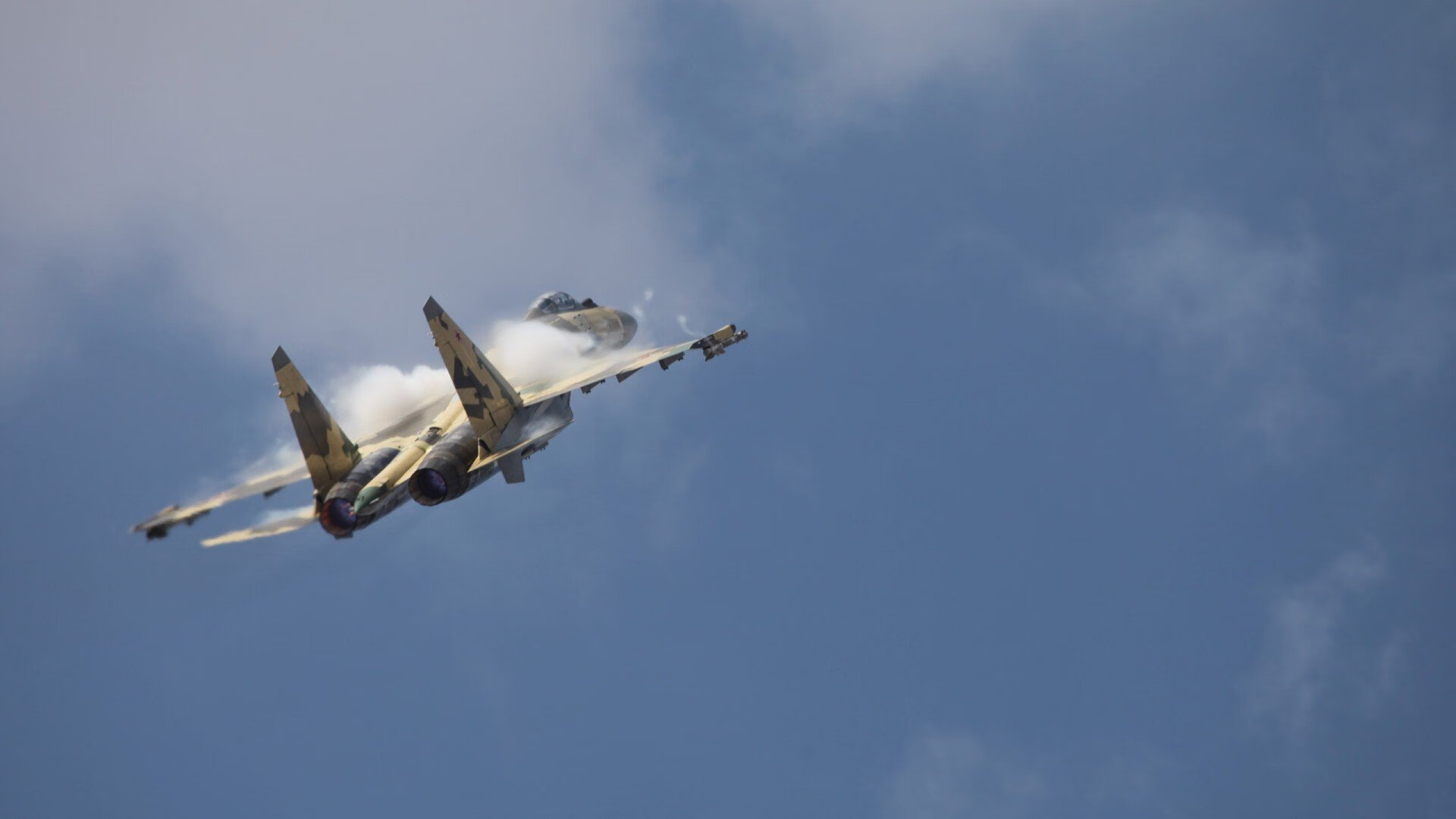 黑白直播免费体育直播-京多安关键先生定乾坤，佛罗伦萨欧战终结苏格兰黑马