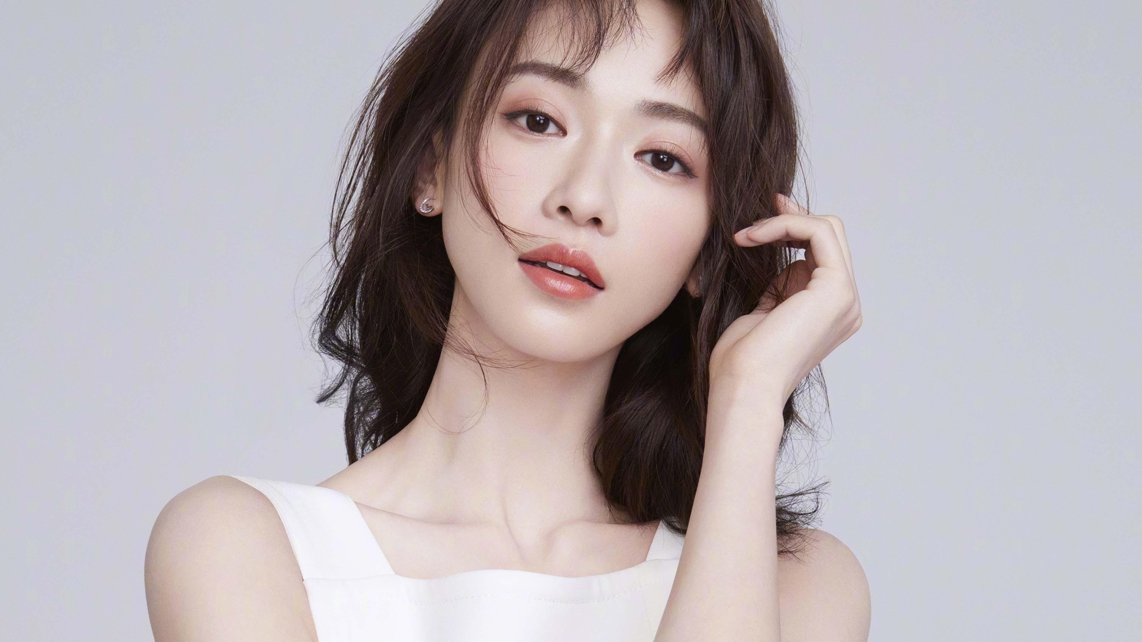 黑白直播免费体育直播-双线鏖战，拜仁加时绝杀瑞典，戈麦斯街道赛主宰F1