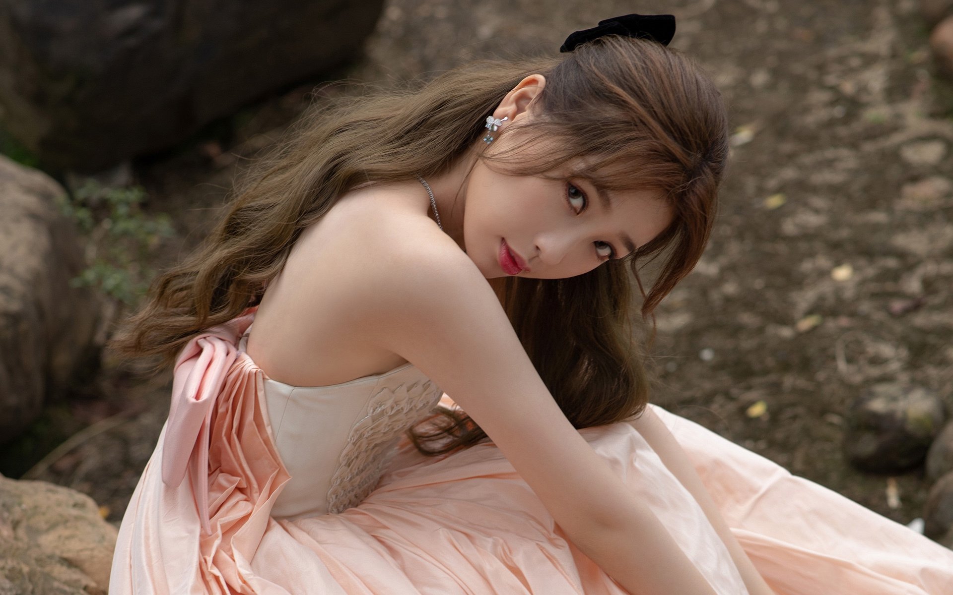 轰鸣赛道与篮球之光,当F1赛季启动遇上小贾伦的生涯之夜