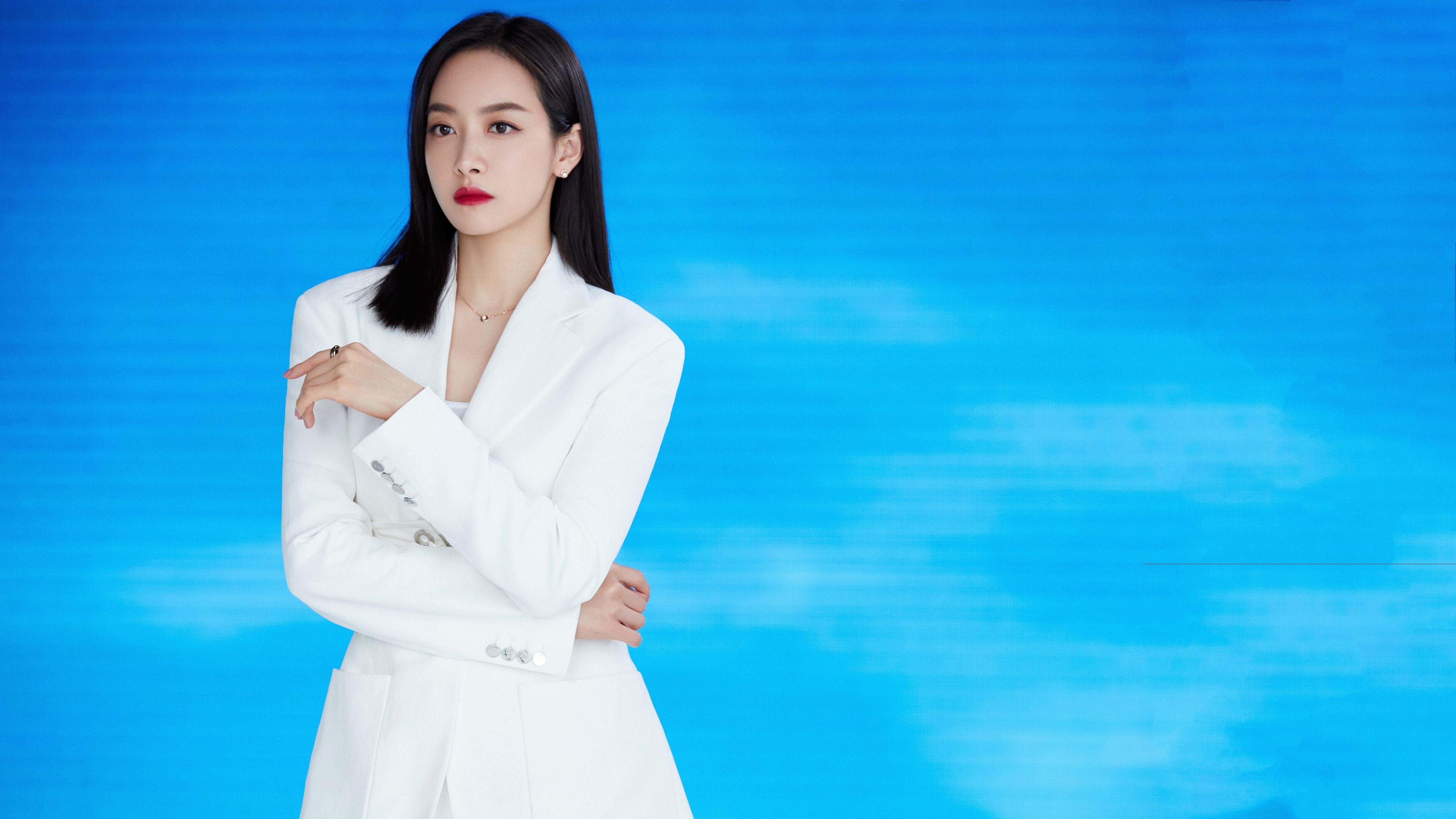 黑白直播免费体育直播-铁卫封喉，德里赫特爆发破局，多特蒙德战术铁幕封锁雷恩