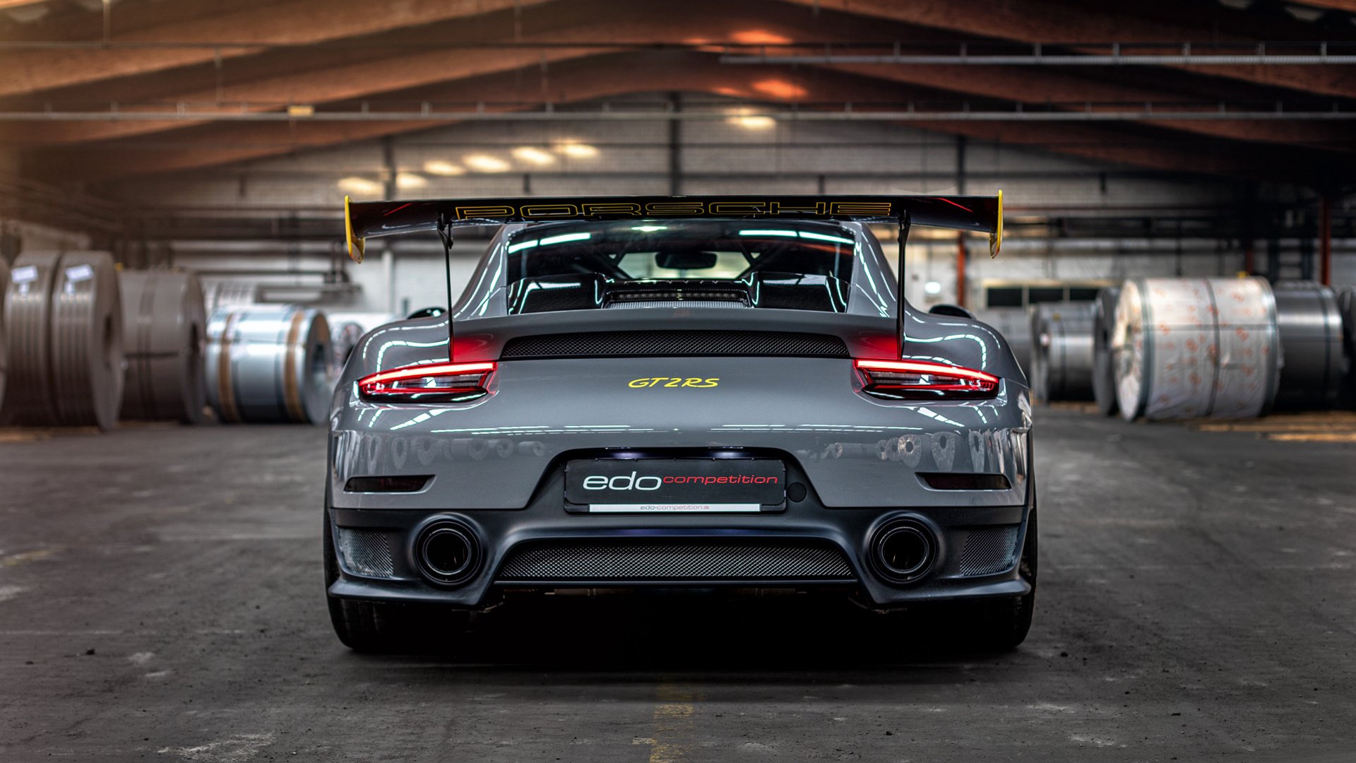 黑白直播网-霍勒迪的舞台，意甲的夜晚，当压力成为聚光灯