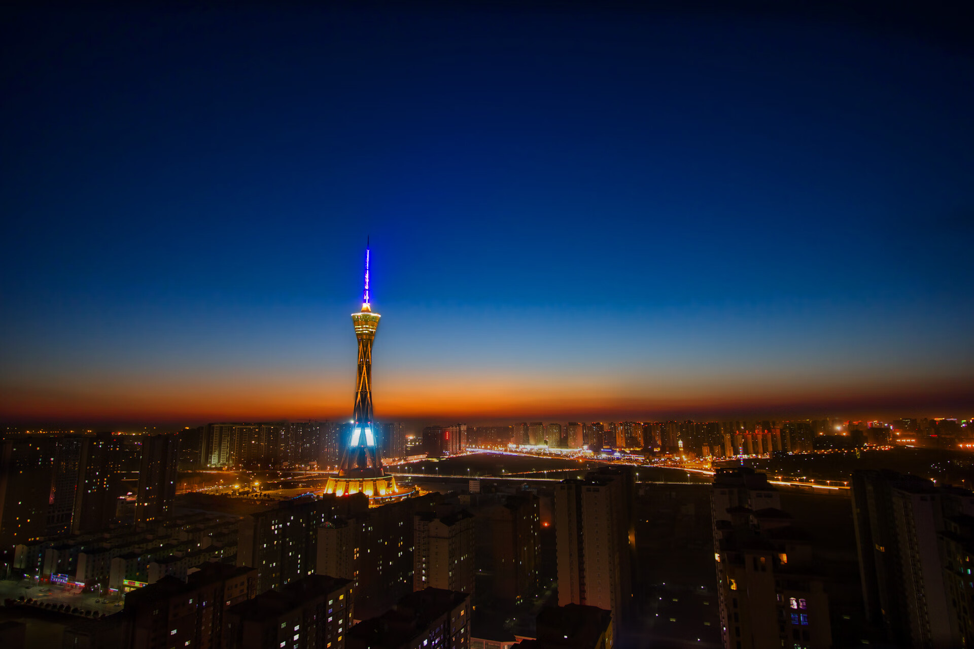 2026世界杯A组焦点战，卡塔尔强势横扫越南，迪亚斯中场统治力尽显，赛事格局初现端倪